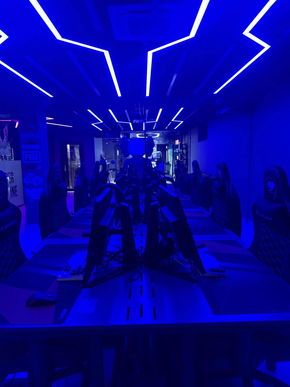 Empire gaming lounge — фото зала